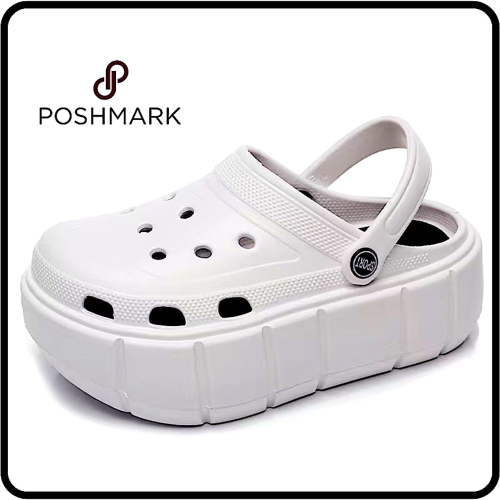 NWT Woman’s White Platform Lightweight EVA Clogs Size 6.5 - 7